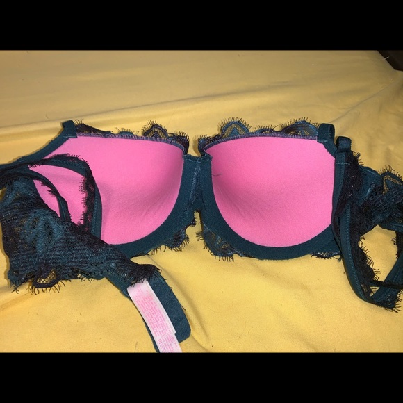 Pink bra - Picture 2 of 3